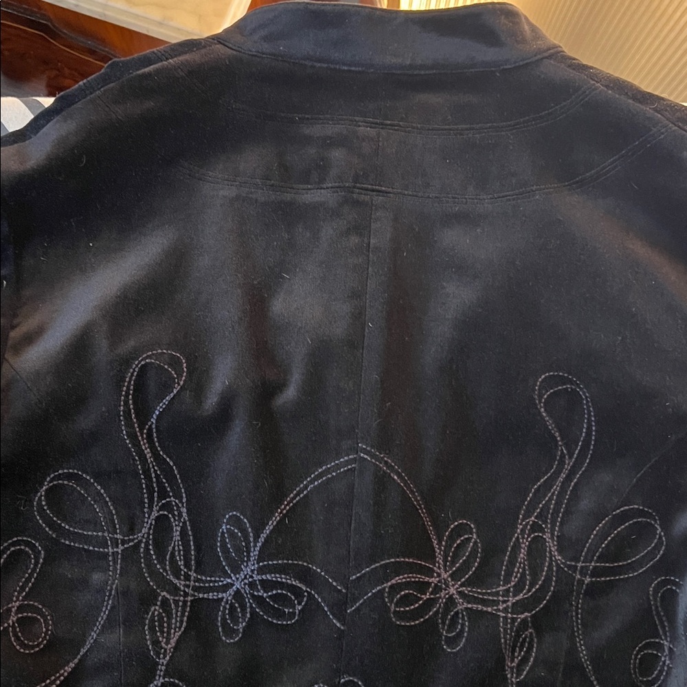 Tristan & Iseut Black Velvet Women's Blazer ♥️ - Picture 8 of 11